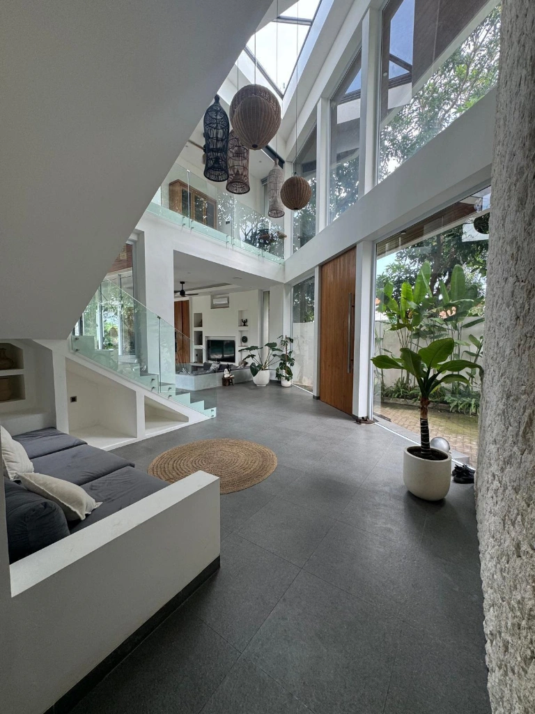Sheba Residence – Ultra Luxury 4+1BR Big Garden Big Pool Designer Villa, 5-bed villa for rent in Canggu – photo 7 of 15