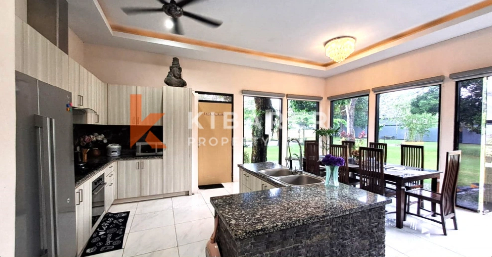 Homey Spacious Garden 3BR Villa Located in Kerobokan, 3-bed villa for rent in Seminyak – photo 12 of 15