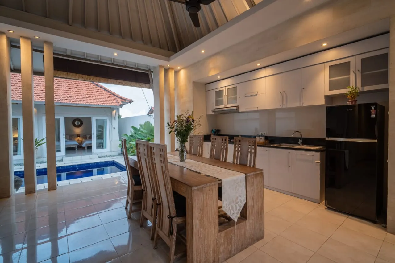 Serene Bumbak Villa with Private Pool | 5 mins to Canggu, 3-bed villa for rent in Seminyak – photo 15 of 15