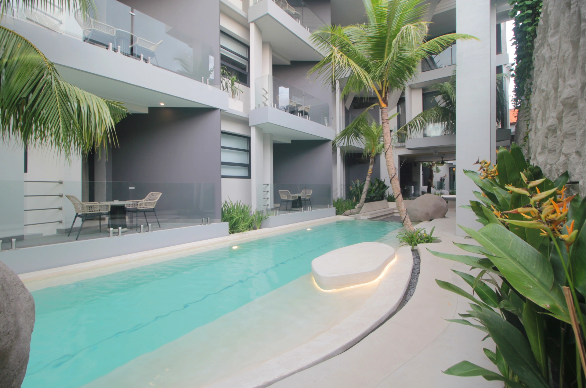 1 Bedroom Mezzanine Suite - Echo Beach Suites, 1-bed villa for rent in Canggu – photo 7 of 9