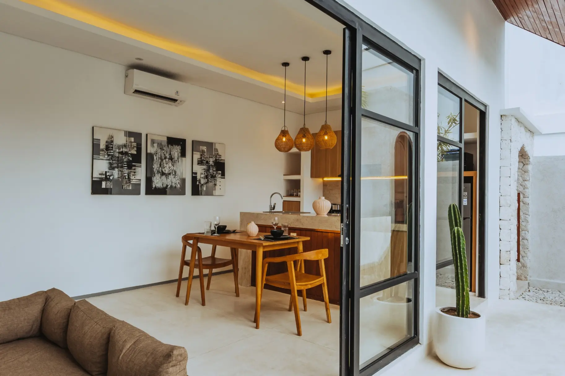 Yahvi - 1BR Mediterranean Central Canggu Stay | Sleek Pool, 1-bed villa for rent in Canggu – photo 6 of 13
