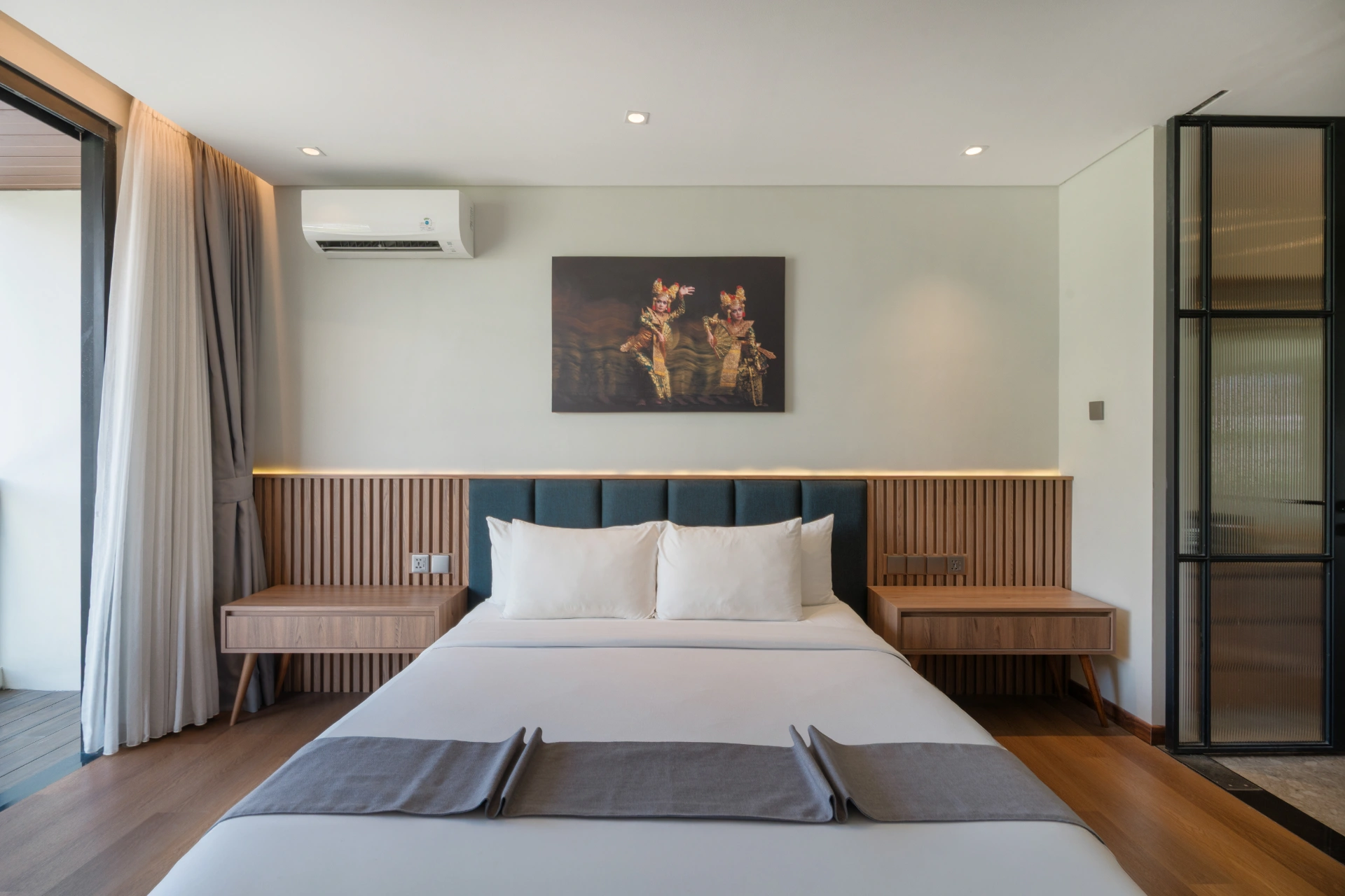 Evita - Pool Villa with Garden Balcony, Berawa, 2-bed villa for rent in Canggu – photo 12 of 15