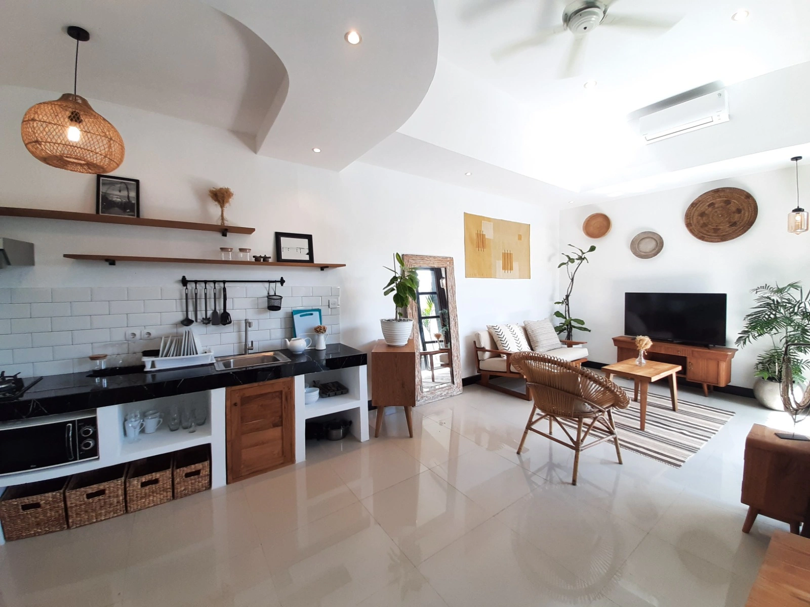 Tropical Homie Villa New Renovated in Seminyak, 2-bed villa for rent in Seminyak – photo 12 of 15