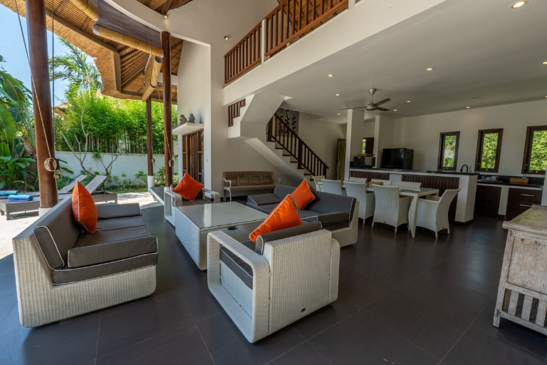 Villa Picasso - 4BR | Private Swimming Pool - 10 min from Melasti beach, 4-bed villa for rent in Uluwatu – photo 12 of 15
