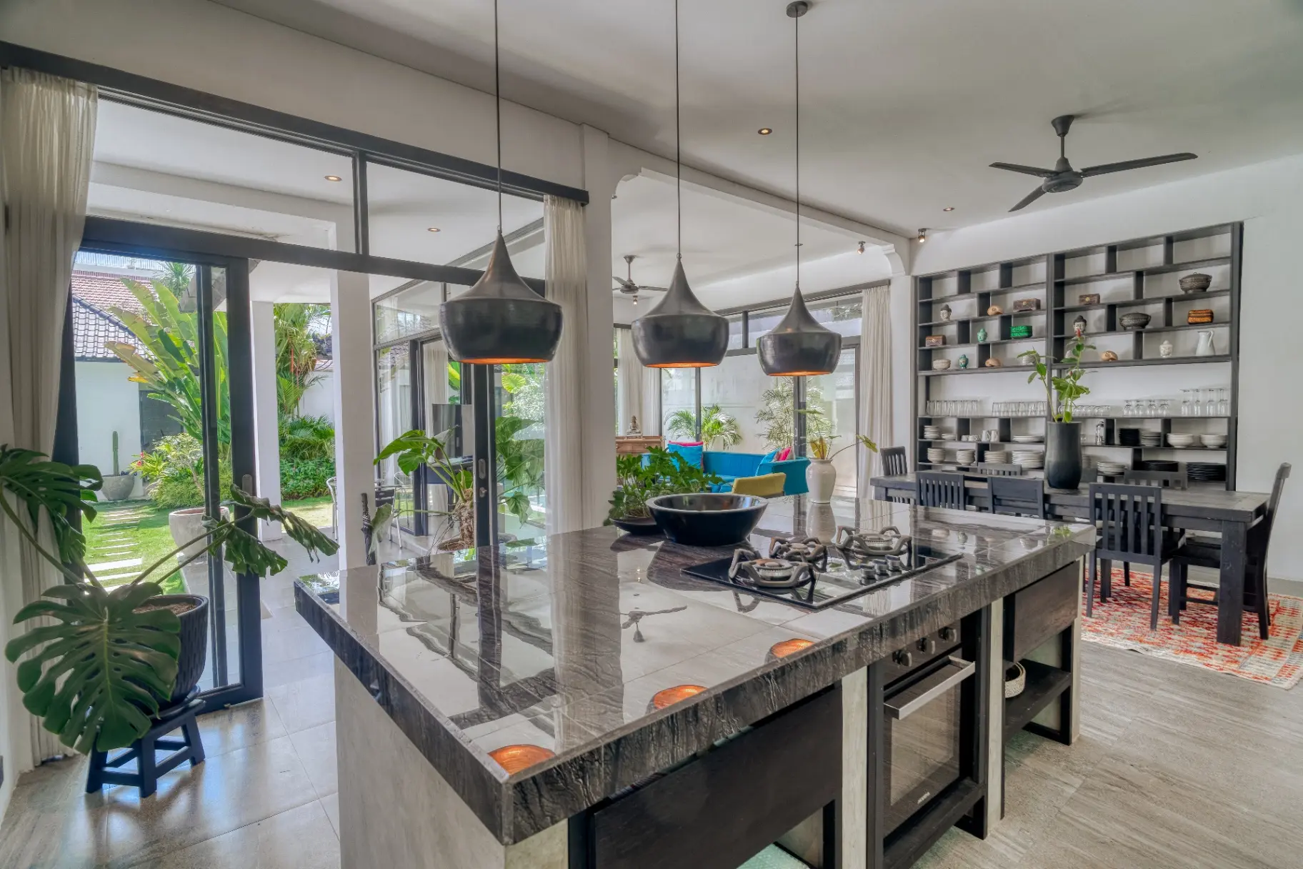 Villa Moonwake– Modern 4 Bedroom Luxury Villa in the Heart of Berawa, 4-bed villa for rent in Canggu – photo 4 of 13