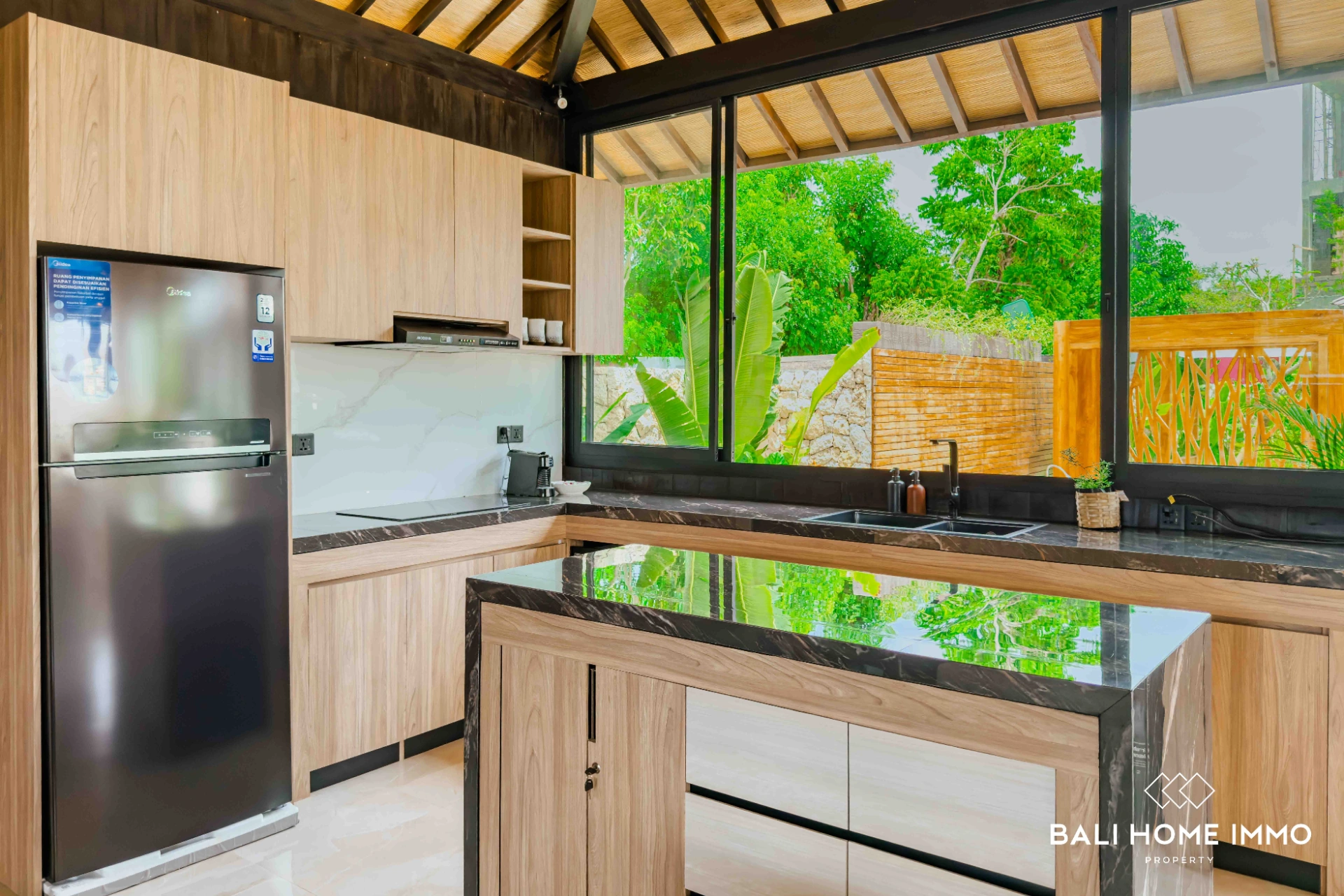 3 Bedrooms Traditional Balinese Villa for Rent & Sale in Pandawa, 3-bed villa for rent in Uluwatu – photo 15 of 15