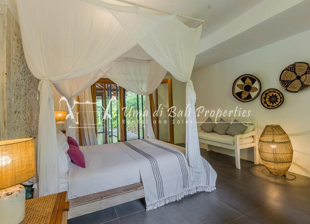 4BR Villa Joglo for Rent at Umalas, 4-bed villa for rent in Canggu – photo 6 of 15