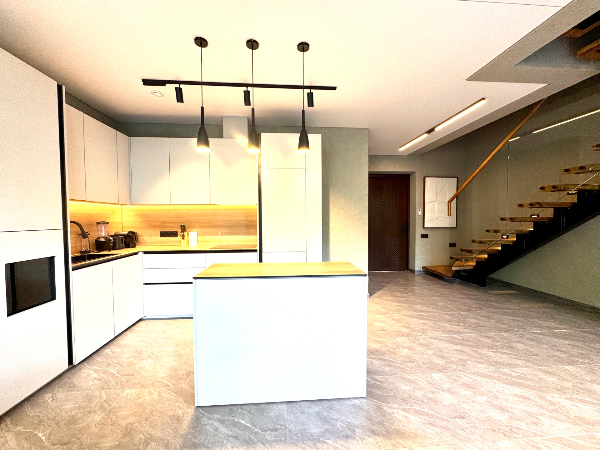 Loft Boutique - Contemporary 2-Bedroom Villa in Umalas, 2-bed villa for rent in Canggu – photo 3 of 14