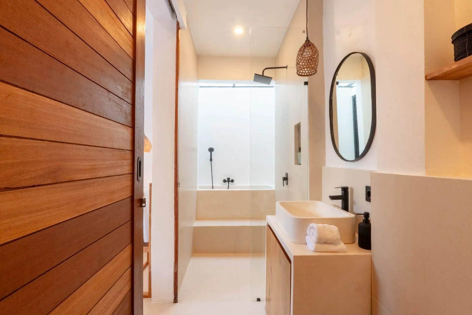 3BR Berawa, near Alpha Gym, 3-bed villa for rent in Canggu – photo 2 of 11