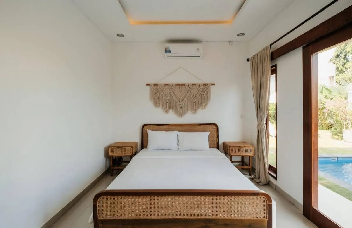 Villa For Rent 3 Bed In Tumbak Bayuh,Badung Bali, 3-bed villa for rent in Pererenan – photo 14 of 15