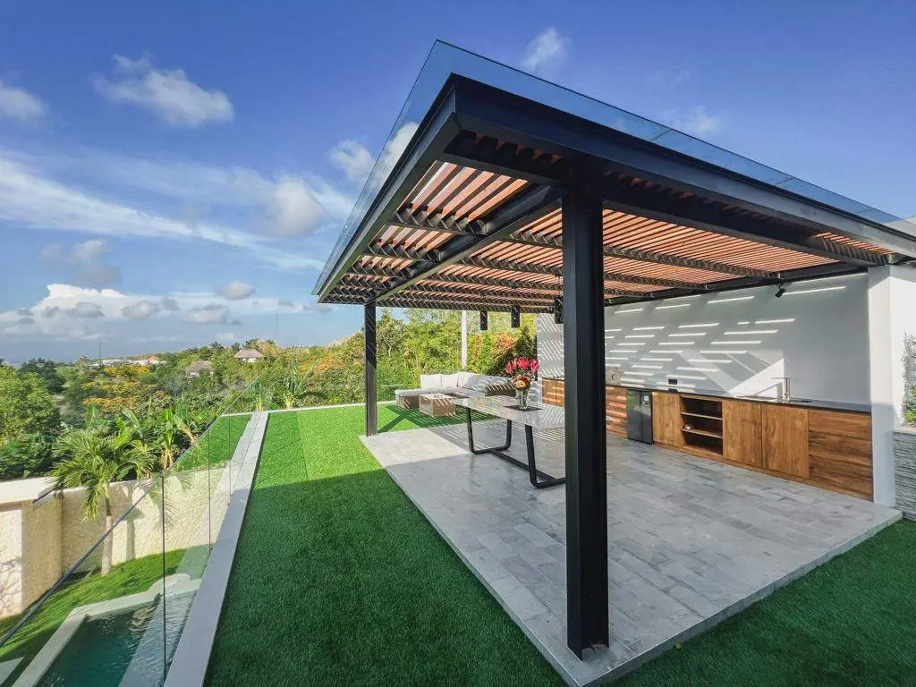 Tucked-Away 3BR Villa w/ Rooftop Patio and Sunset Views, 3-bed villa for rent in Uluwatu – photo 6 of 11
