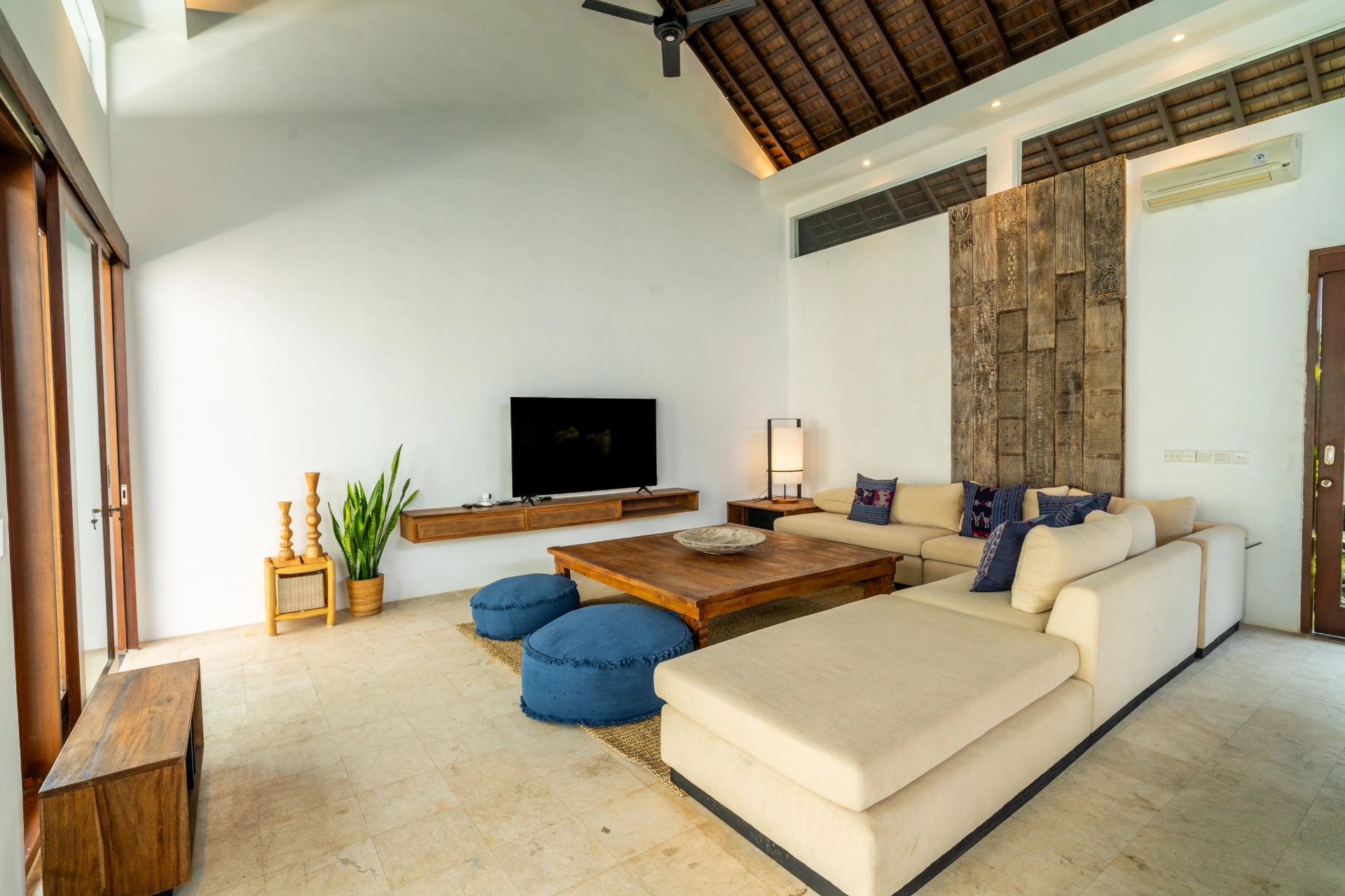 Ocean Breeze Villa - 4BR villa in Canggu, 4-bed villa for rent in Canggu – photo 13 of 15