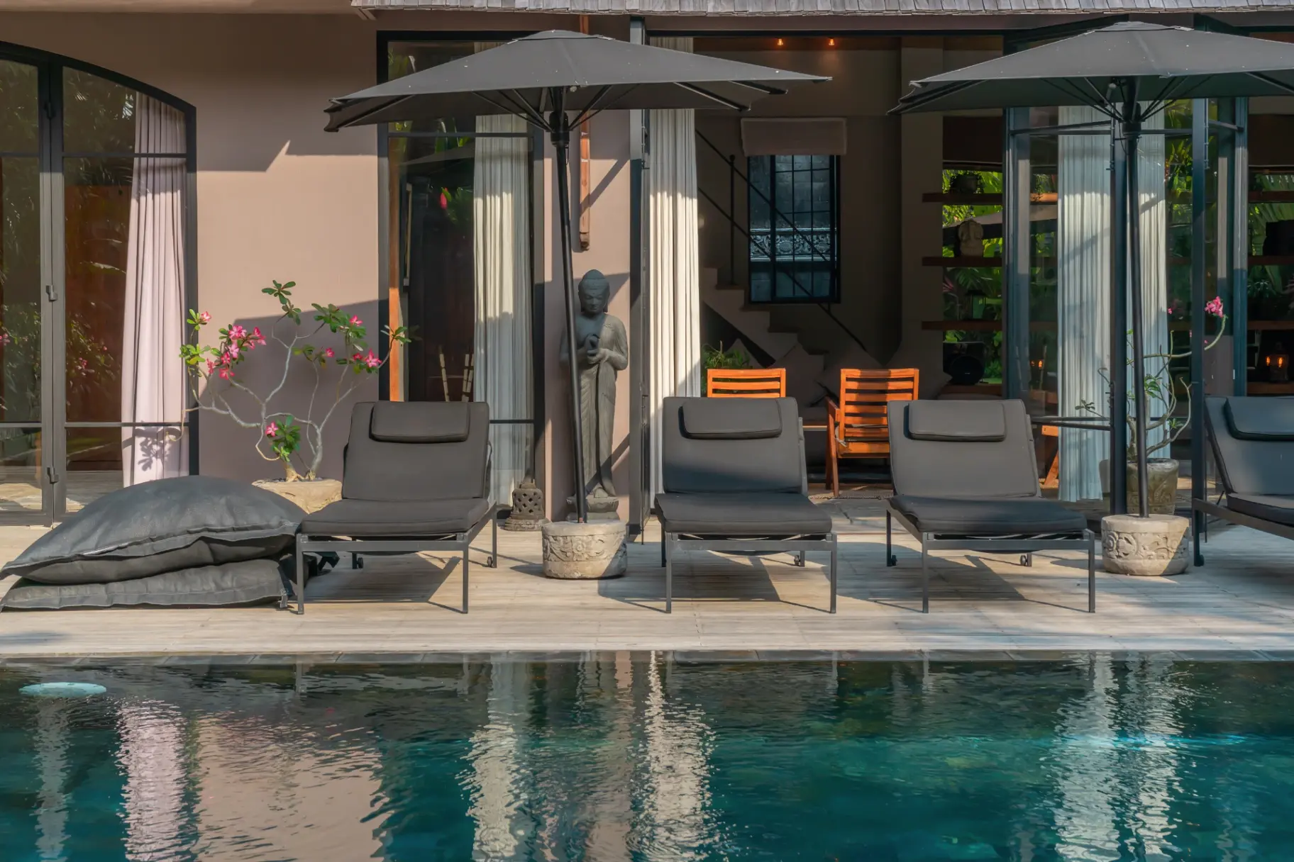 Villa Nehal - Luxury 5BR Villa with 20m Pool and Huge Garden, 5-bed villa for rent in Canggu – photo 12 of 15