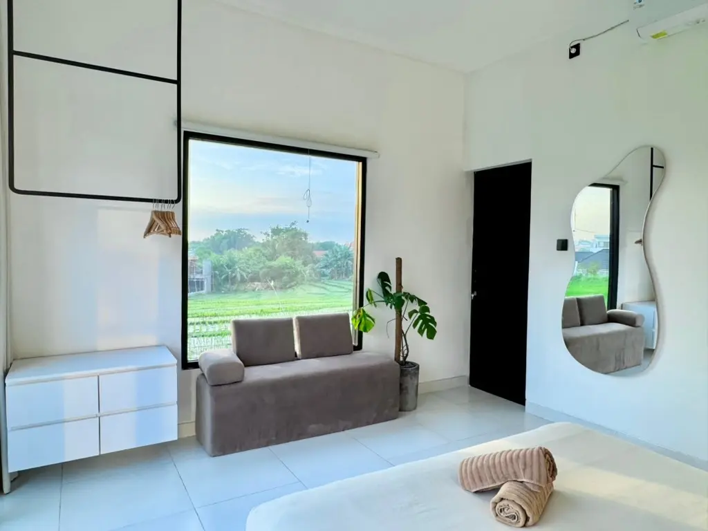 3BR Minimalist Villa with Rice Field View, The R Villa Ranakah, 3-bed villa for rent in Pererenan – photo 13 of 15