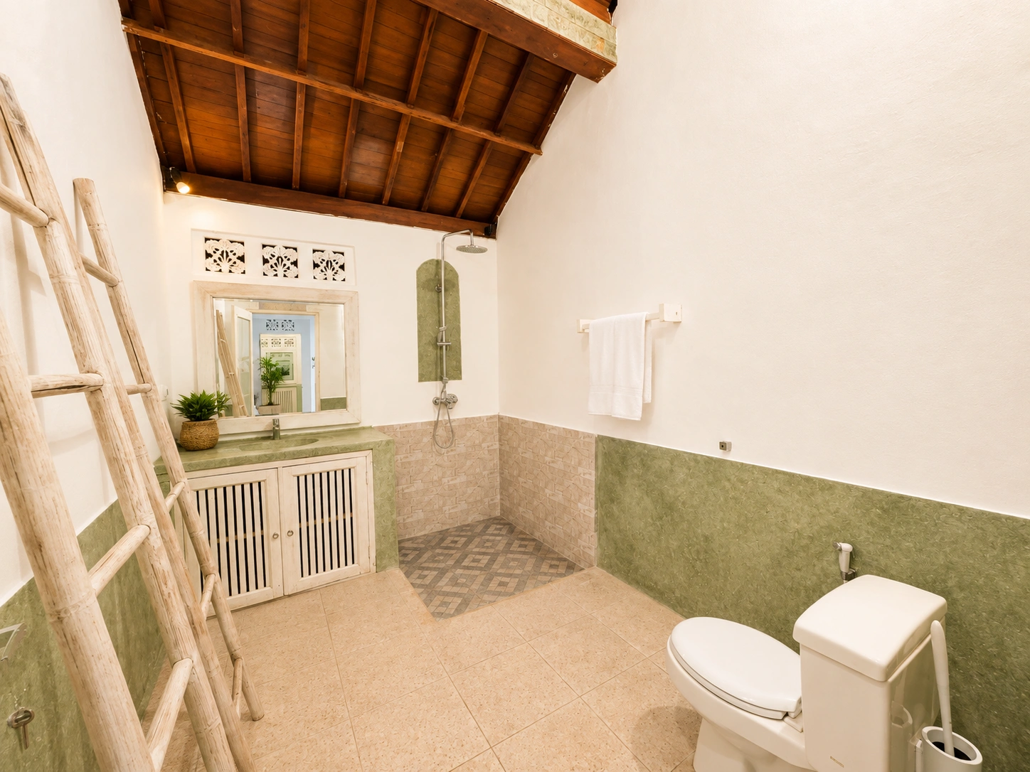 Big Garden 3BR Villa for Rent at Umalas, 3-bed villa for rent in Canggu – photo 7 of 15