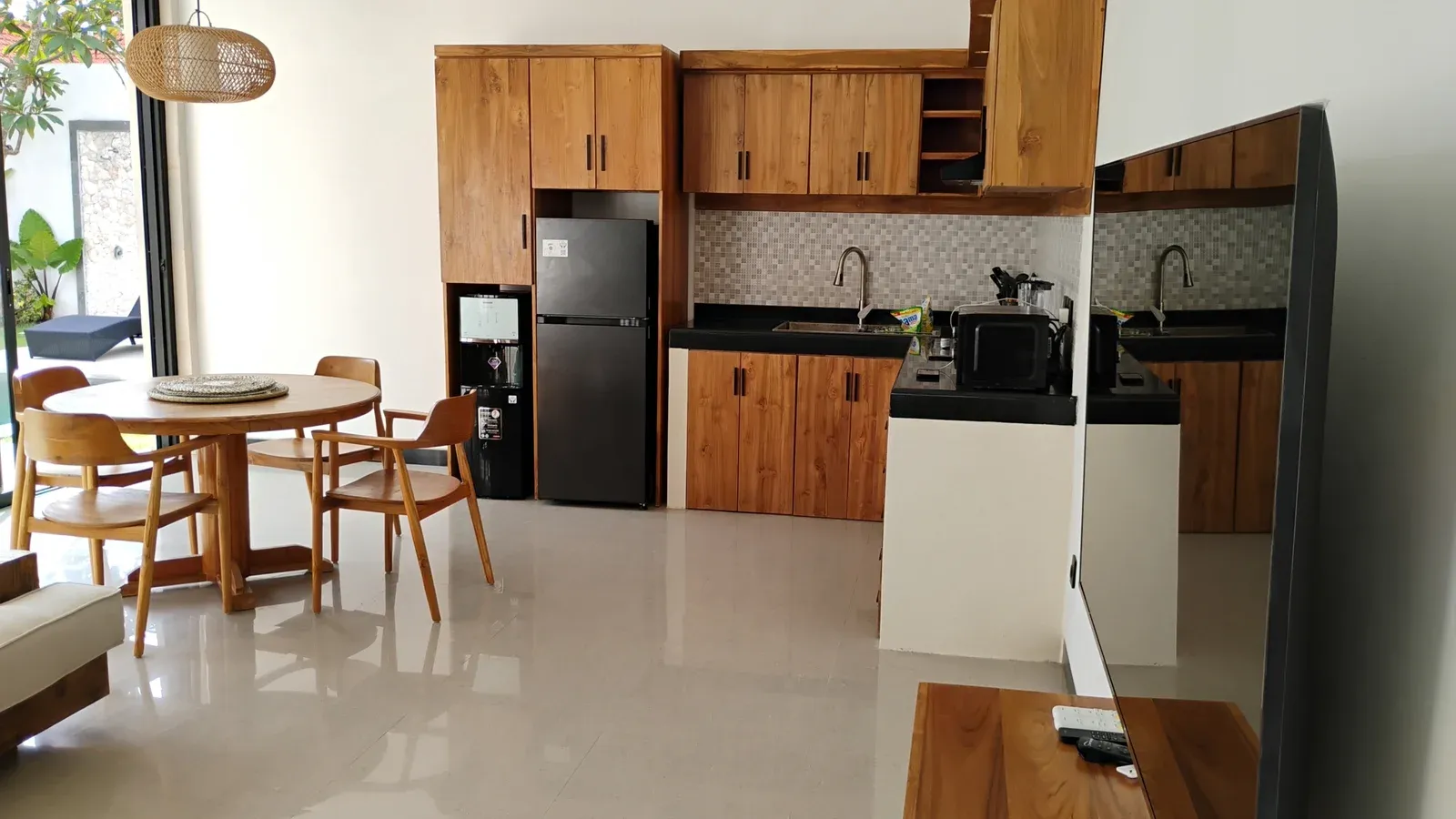 Newly Build! Big Garden – 2 Bedrooms Villa for Monthly Rent in Berawa, 2-bed villa for rent in Canggu – photo 3 of 15