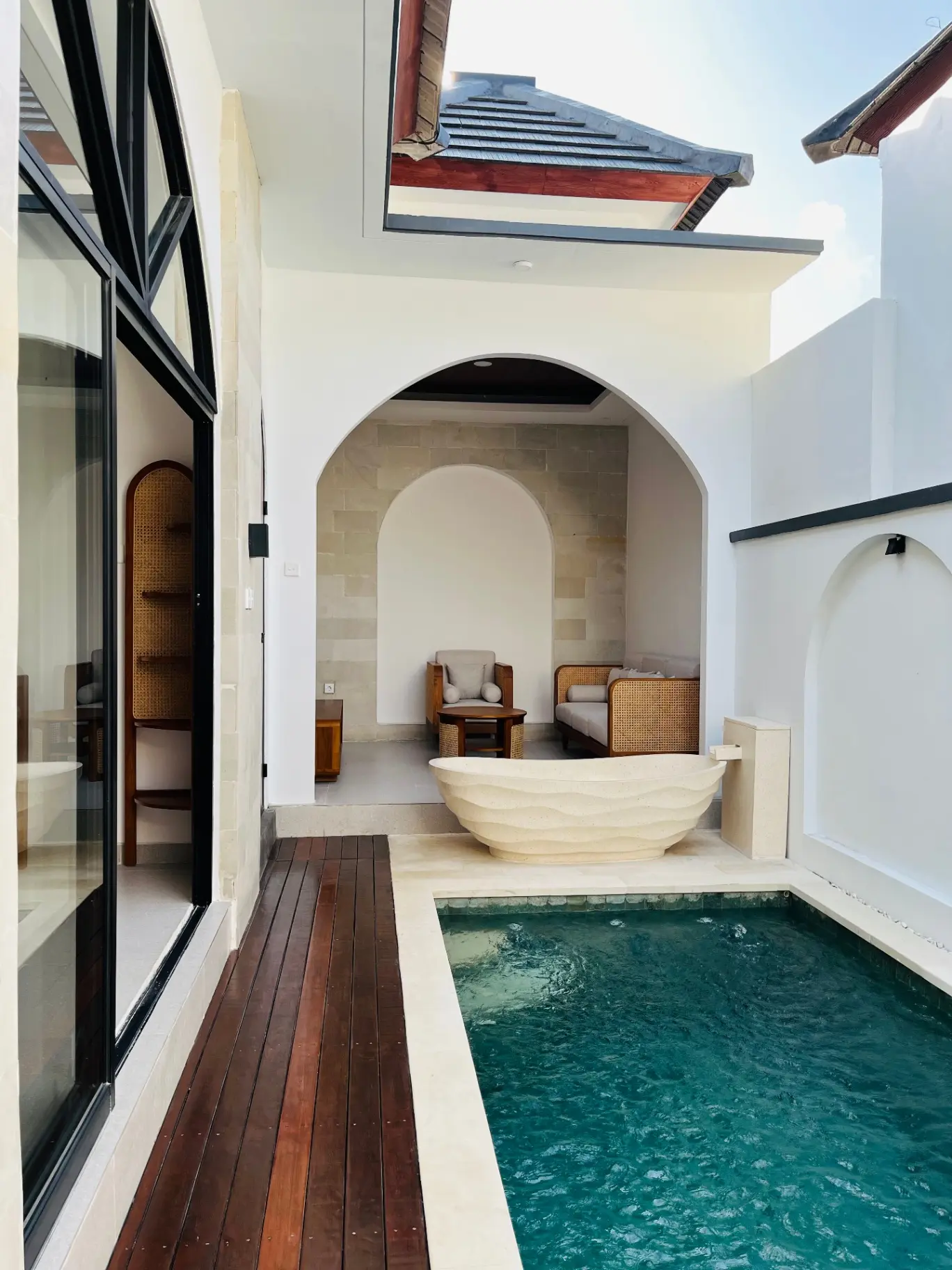 Mediterranean 2BR Villa w/ Private Pool and Sunset Views, 2-bed villa for rent in Uluwatu – photo 4 of 10