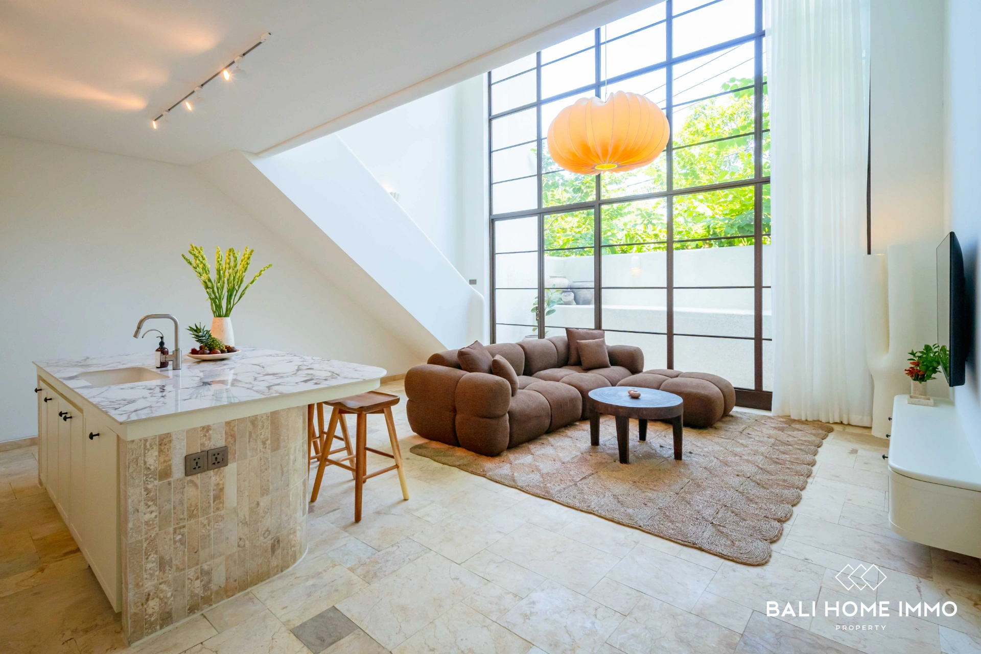 Stylish 2-bedrooms Villa for Rent & Sale with Rooftop Pool, 2-bed villa for rent in Uluwatu – photo 5 of 14