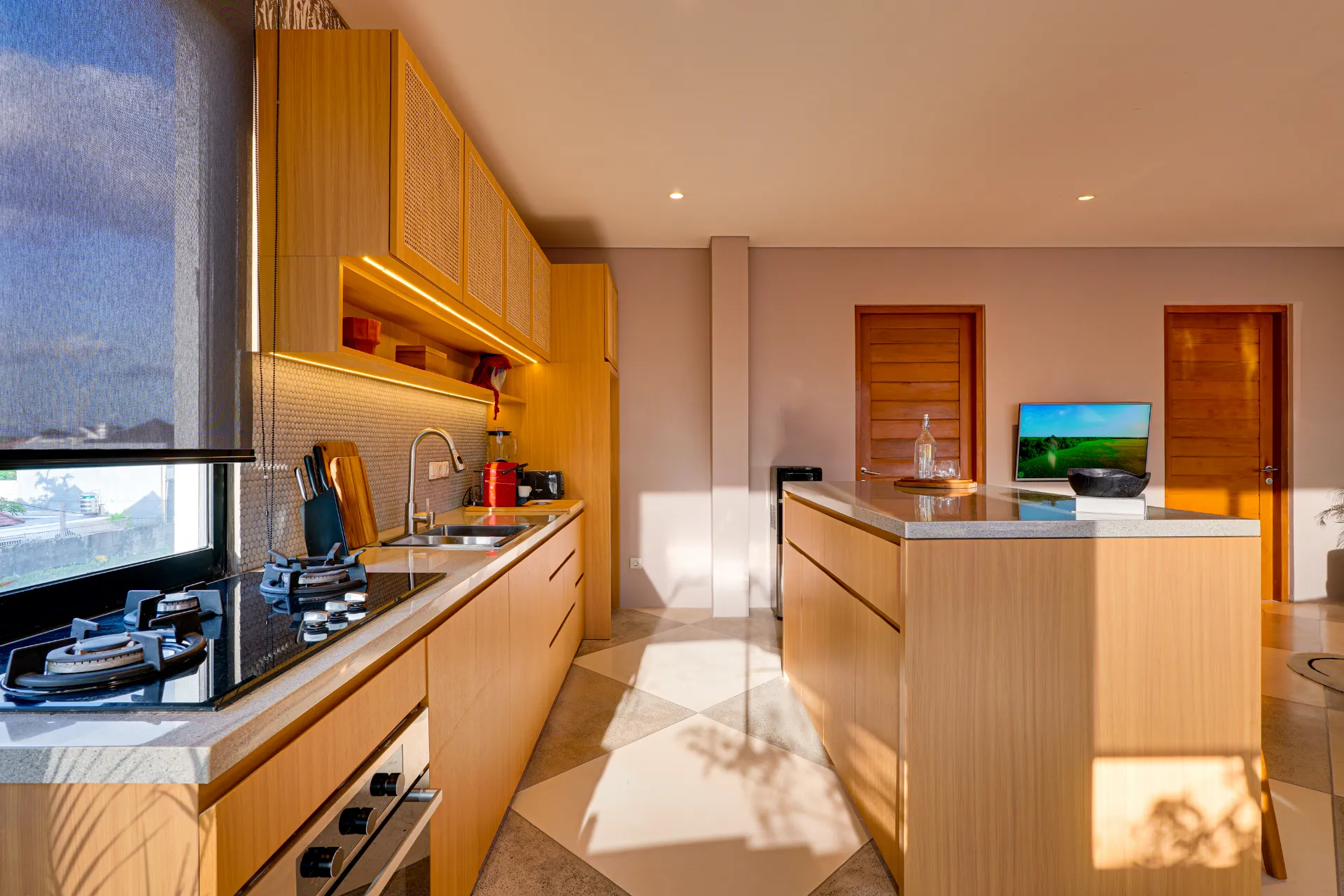 Bright & Stylish 2BR in Berawa – Bali Rare Find, 2-bed villa for rent in Canggu – photo 12 of 15