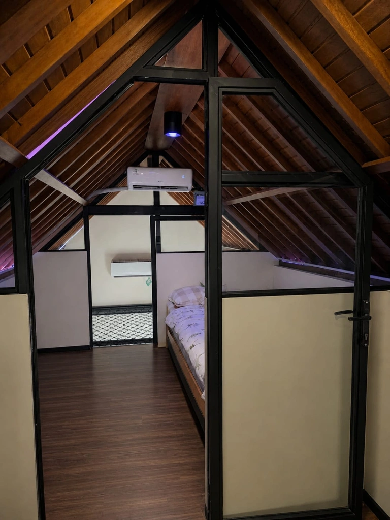 Modern 2 Bedroom Villa with Mezzanine Office | Prime Umalas Living, 2-bed villa for rent in Canggu – photo 12 of 15