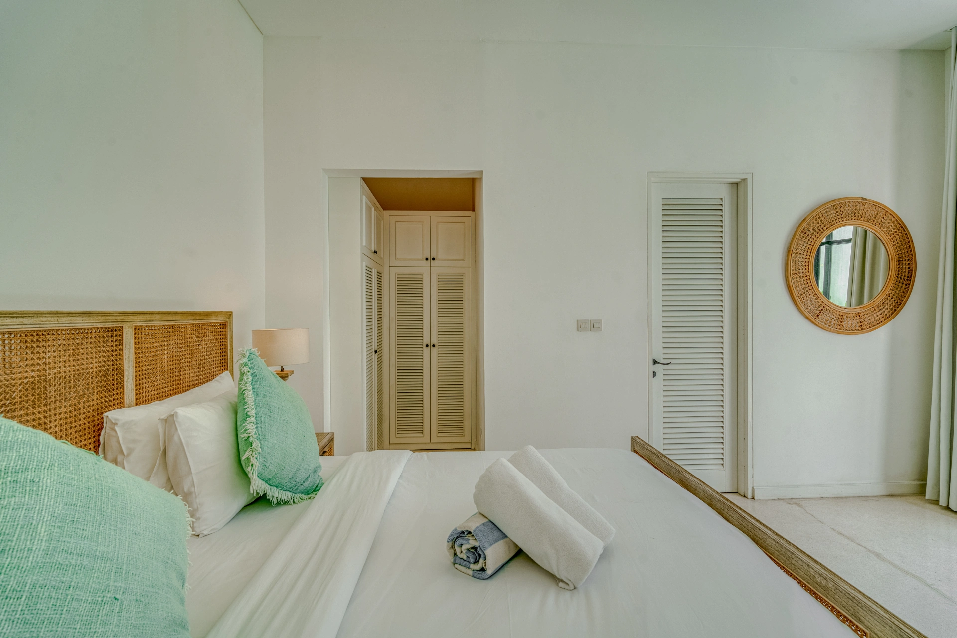 Beachside Mediterranean Luxury: 3BR in Canggu Share Save, 3-bed villa for rent in Canggu – photo 2 of 15