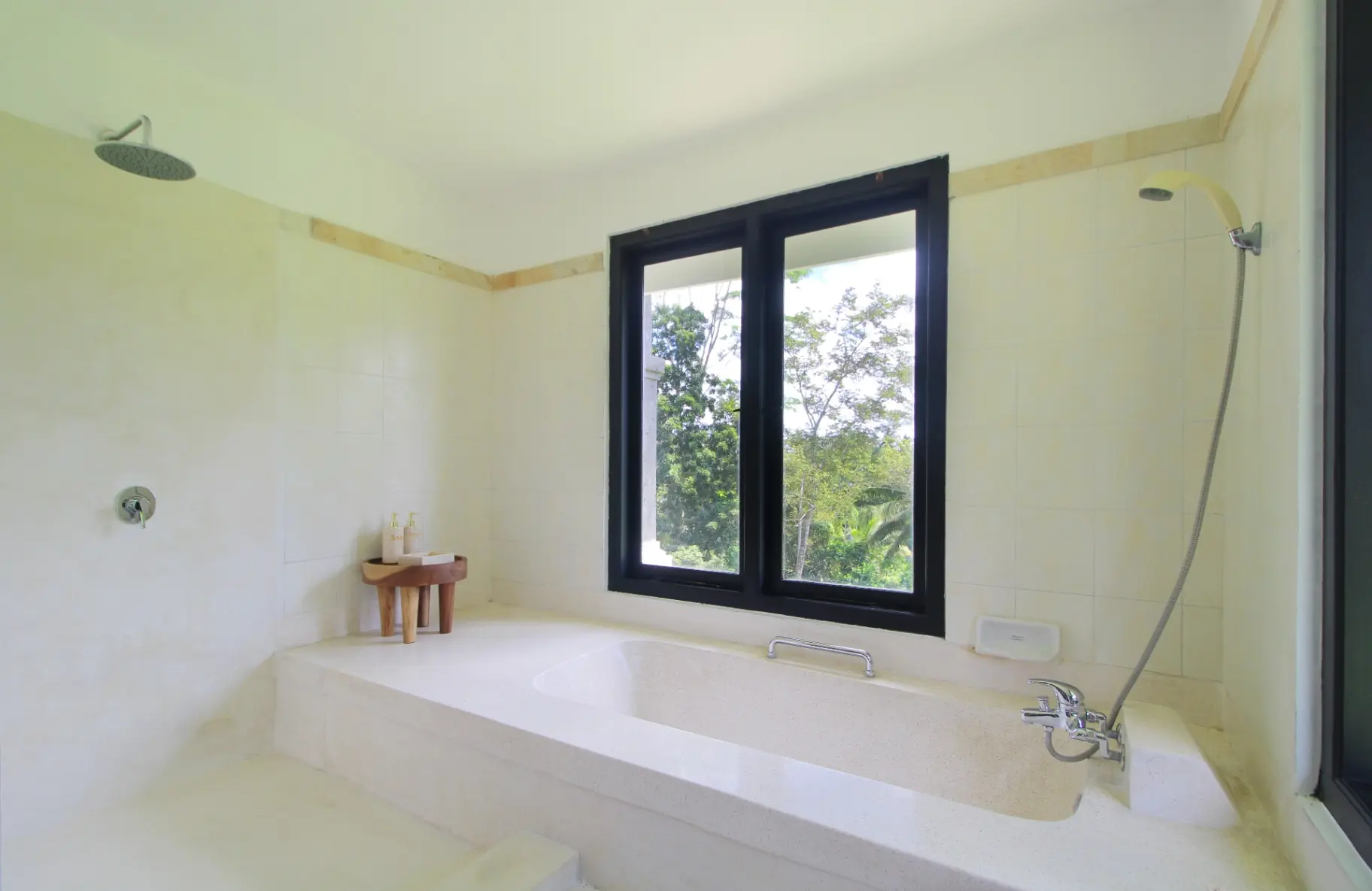 Puri Hijau 3 BR Villa with Jungle and River View, 3-bed villa for rent in Ubud – photo 14 of 15