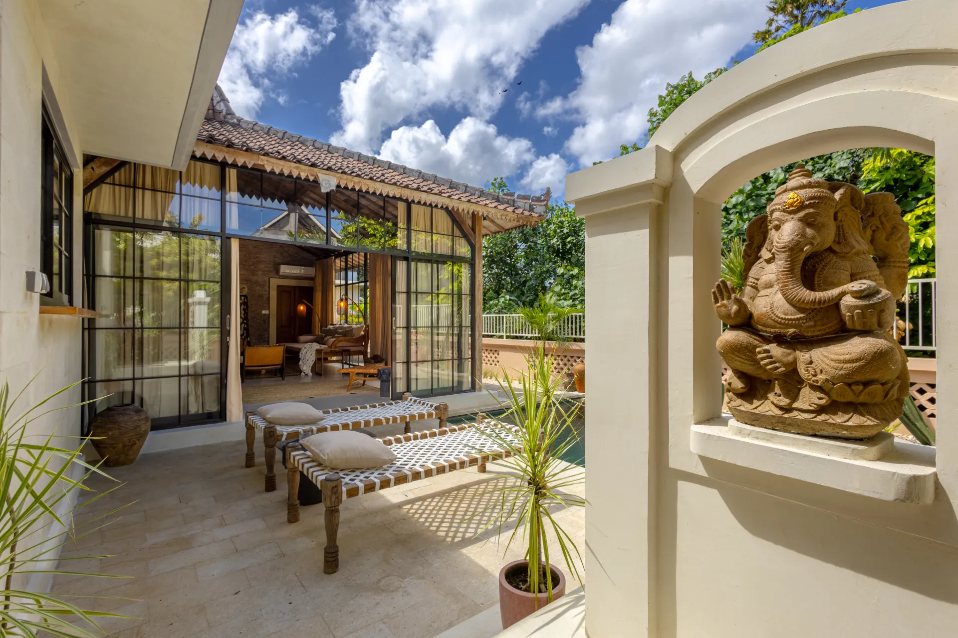 The Pink Joglo - A cozy and quiet 3BDR with pool., 3-bed villa for rent in Pererenan – photo 2 of 15