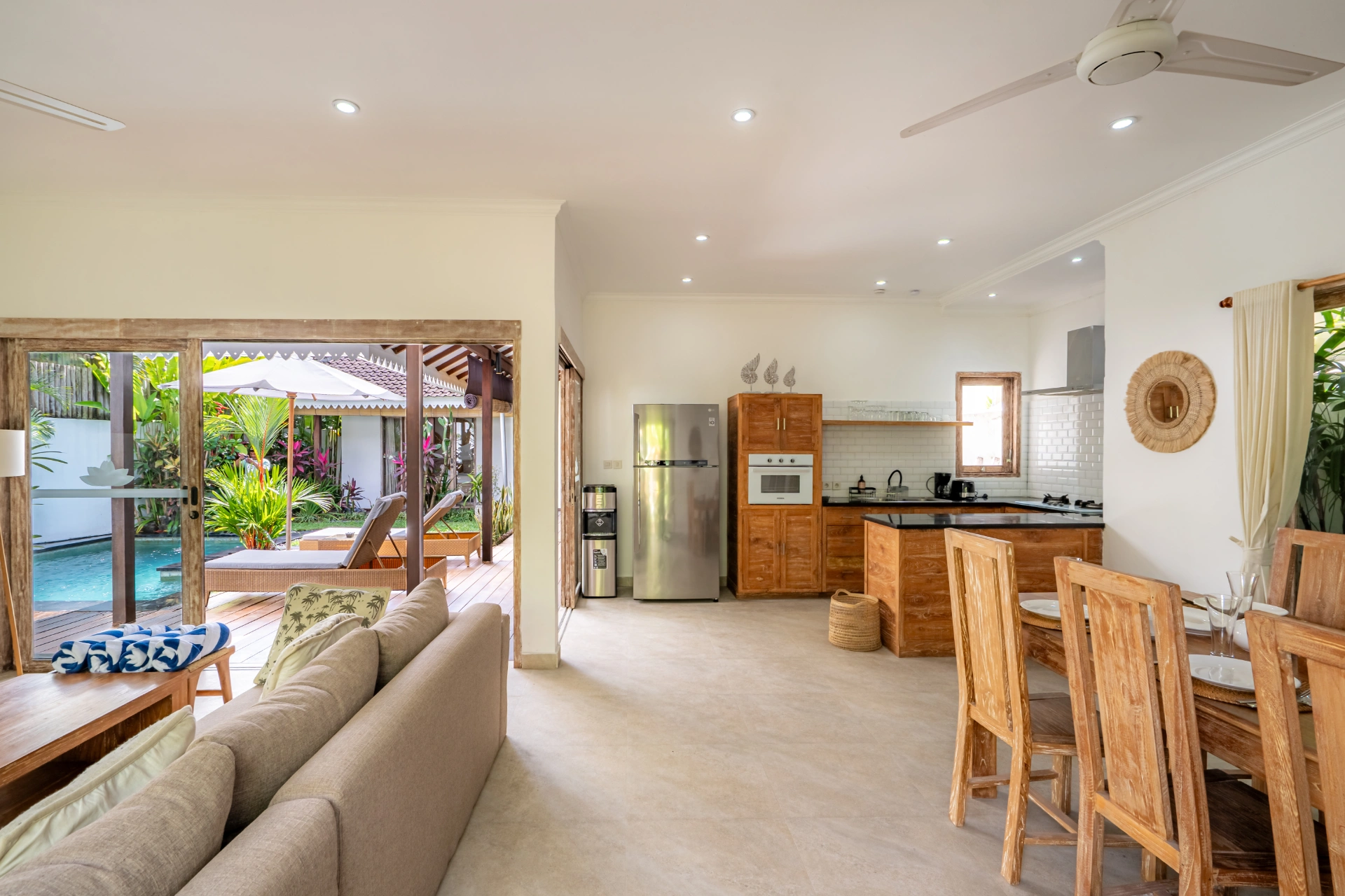 Santi - 3BR Villa with Pool & Daybed, Canggu, 3-bed villa for rent in Canggu – photo 6 of 15
