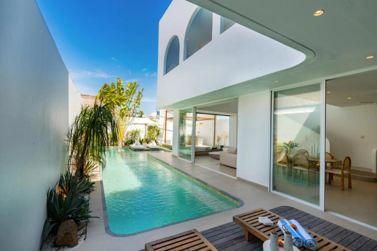 4BR Luxury Villa in Canggu, 4-bed villa for rent in Canggu – photo 2 of 15