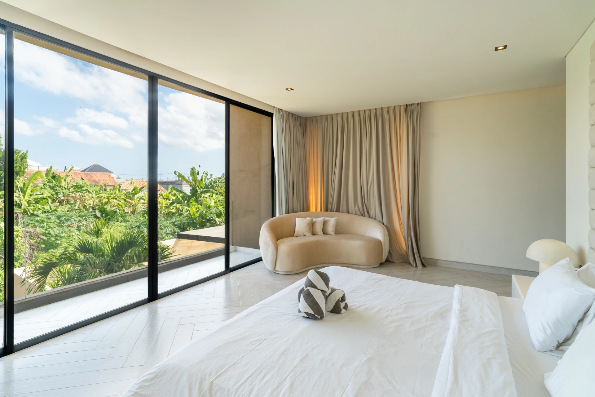 Minimalist Paradise: Tranquil Canggu Villa, 3-bed villa for rent in Canggu – photo 3 of 15
