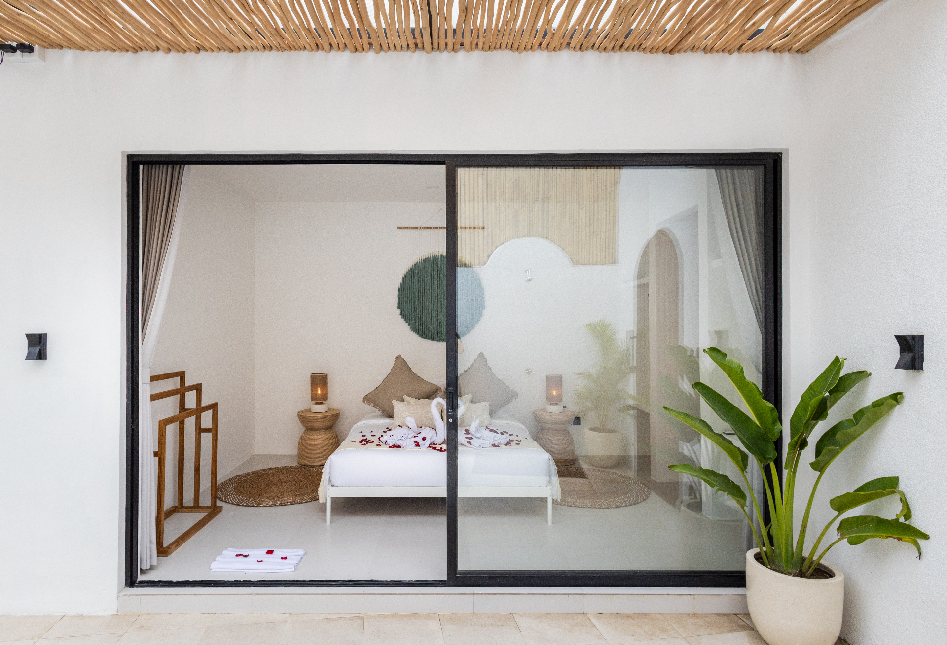 NEW MODERN Central BERAWA Canggu I 6mins drive to the beach, 2-bed villa for rent in Canggu – photo 15 of 15