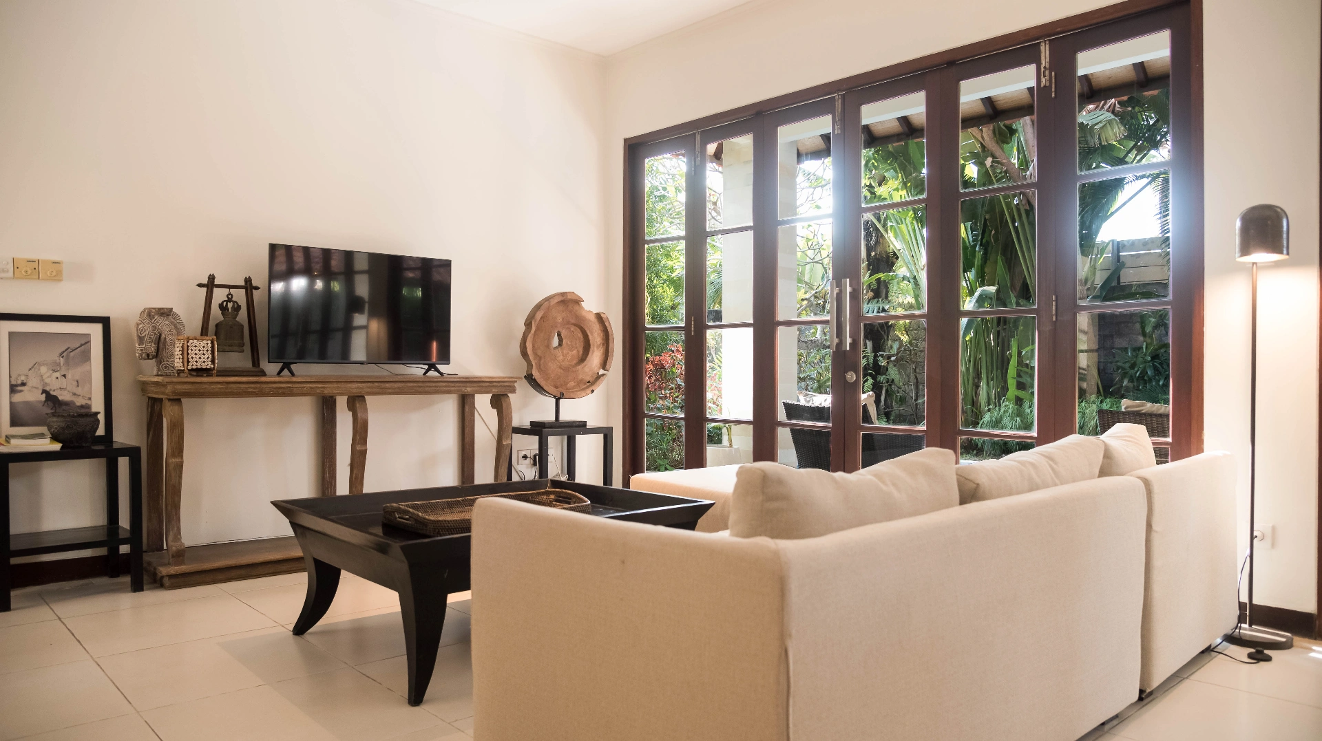 3 Bedroom Balinese Modern Villa for Monthly and Yearly Rent in Umalas, 3-bed villa for rent in Seminyak – photo 3 of 15