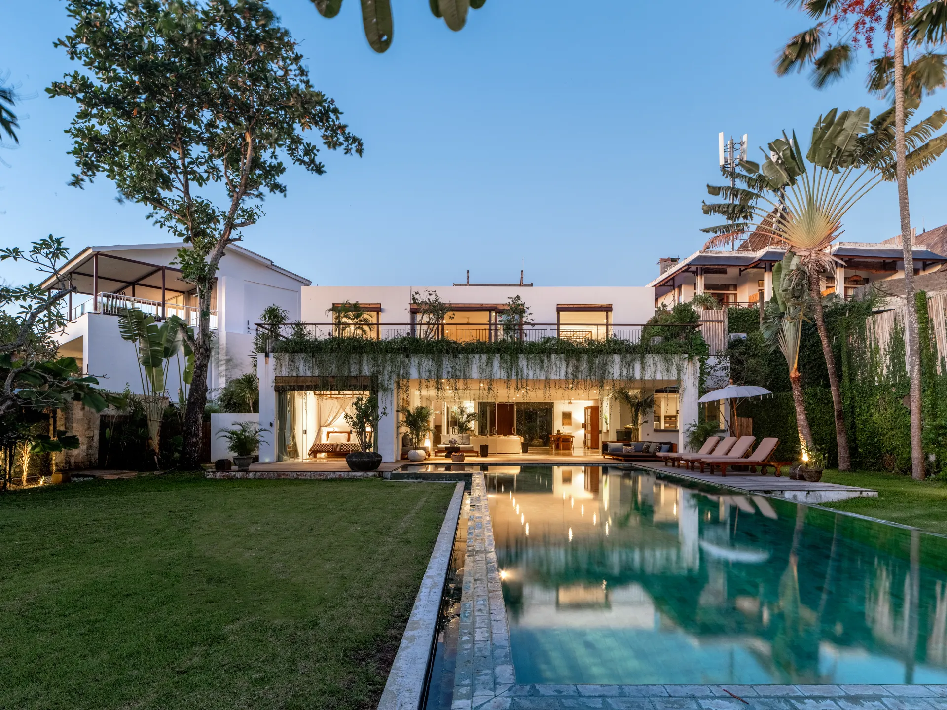 Luxury 5 BR Tropical Villa Near Echo Beach Canggu, 5-bed villa for rent in Canggu – photo 2 of 15