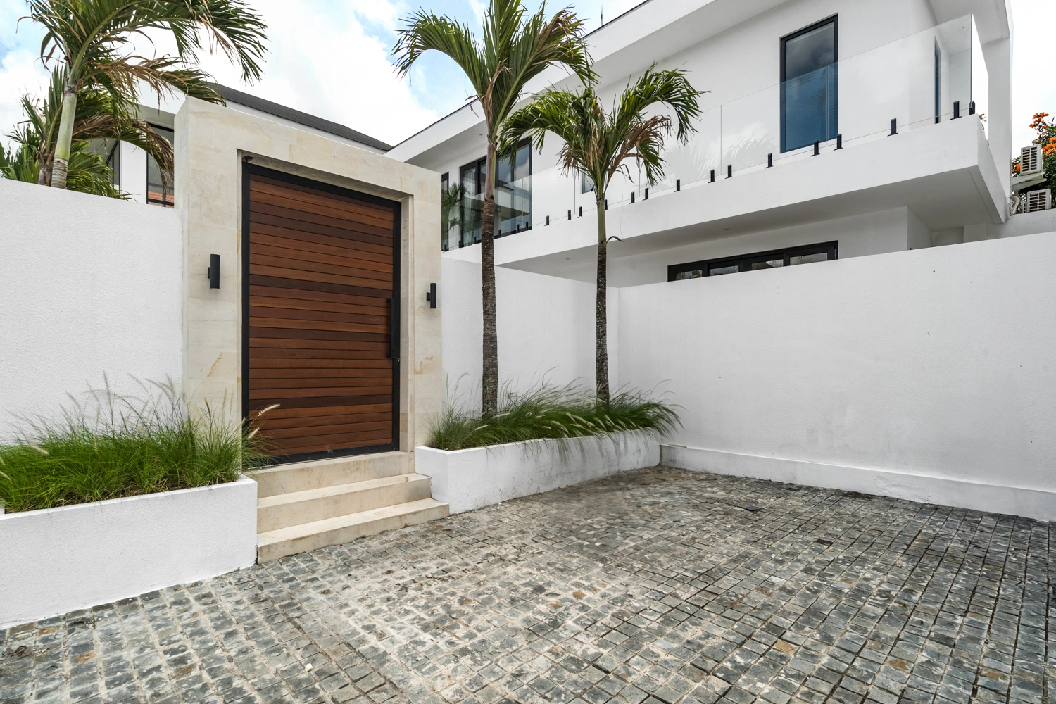 4 beds - Pool Villa Oasis - Canggu / Seminyak, 4-bed villa for rent in Canggu – photo 10 of 15