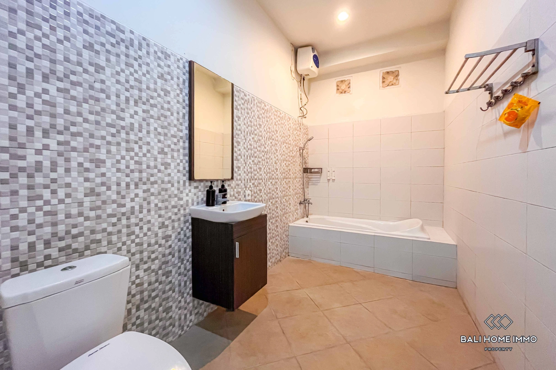 Cozy 3 Bedrooms Villa for Yearly Rental in Bali - Jimbaran, 3-bed villa for rent in Uluwatu – photo 12 of 12