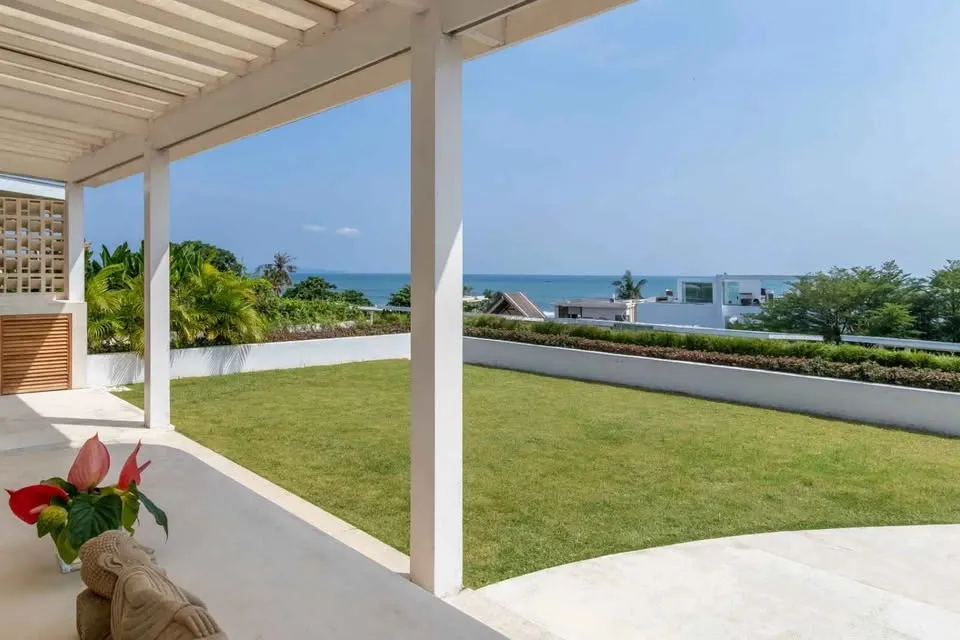 Luxury 5-Bedroom Ocean View Villa – Batu Belig, 5-bed villa for rent in Canggu – photo 5 of 11