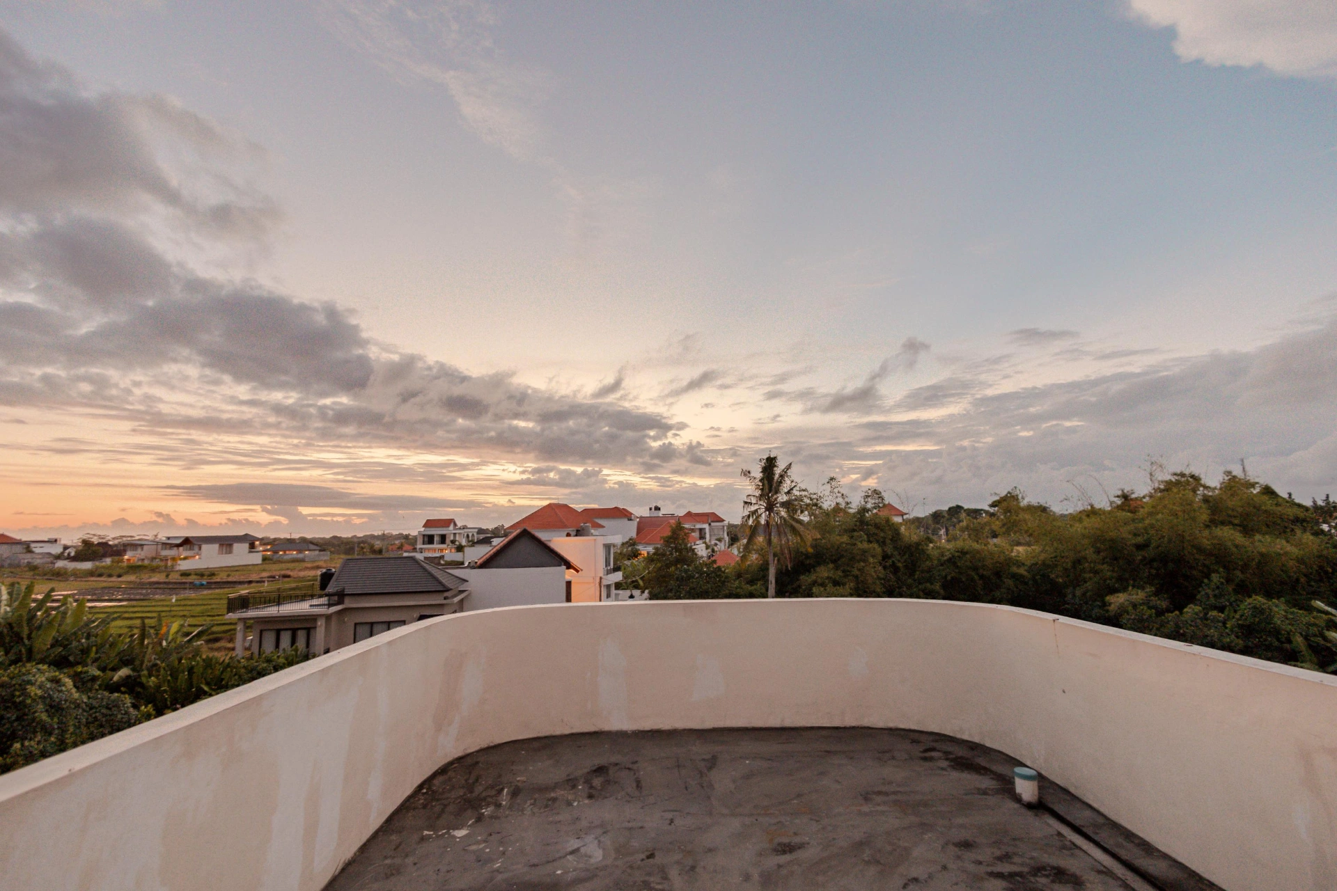 3 Bedroom Villa in Canggu with Rooftop Ricefield view, 3-bed villa for rent in Canggu – photo 7 of 15