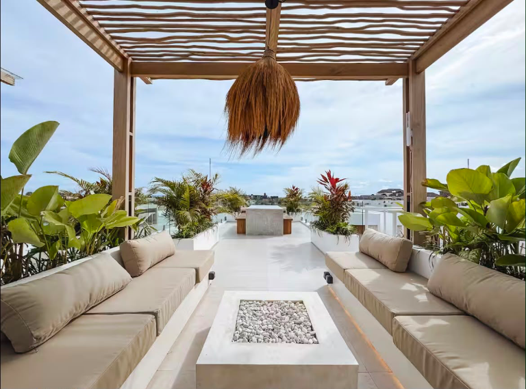 Modern 3-Bedroom Villa with Private Pool & Rooftop in Cemagi, 3-bed villa for rent in Seseh – photo 6 of 6