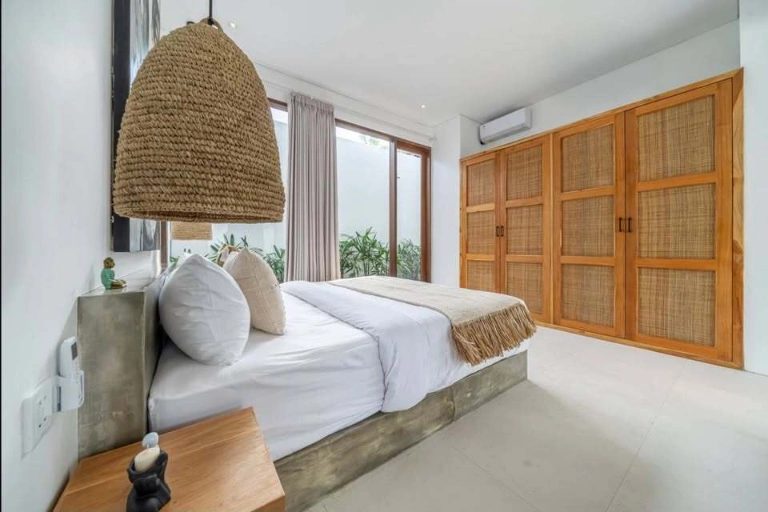 Beautifully Designed Tropical Villa in the Heart of Berawa, 2-bed villa for rent in Canggu – photo 10 of 15