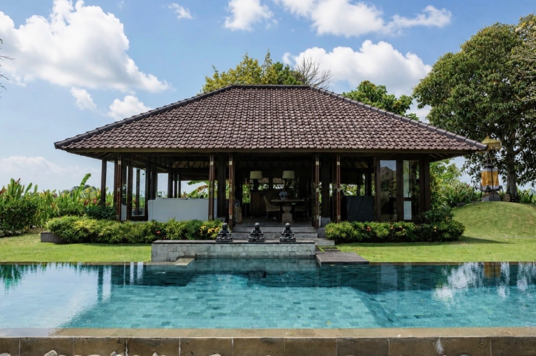Private 4-Bedroom Villa in Kaba-Kaba, Bali | Quiet, luxurious living, 4-bed villa for rent in Seseh – photo 13 of 15