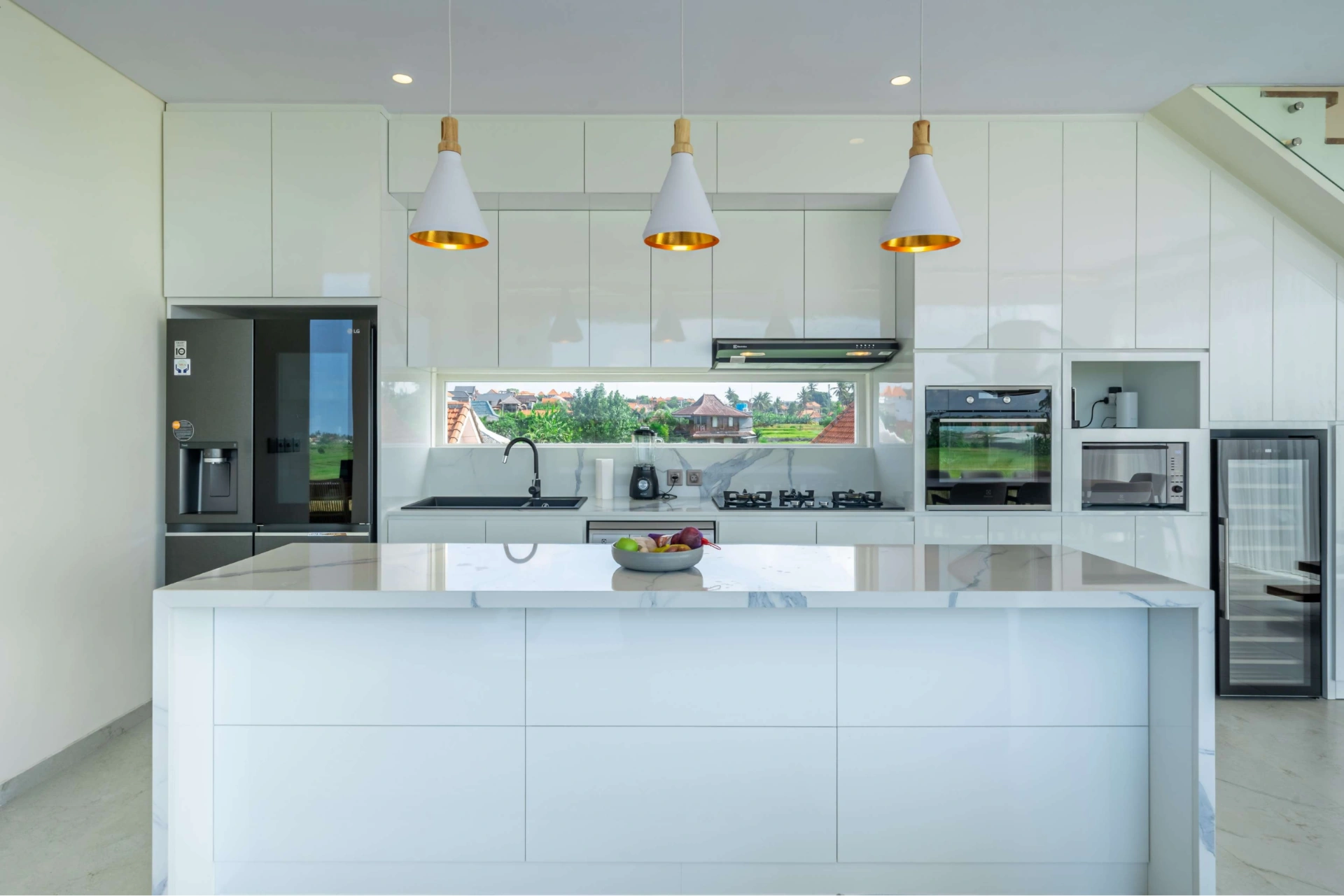 Coastal 2BR Seseh Beach Modern Tropical Masterpiece, 2-bed villa for rent in Seseh – photo 6 of 15