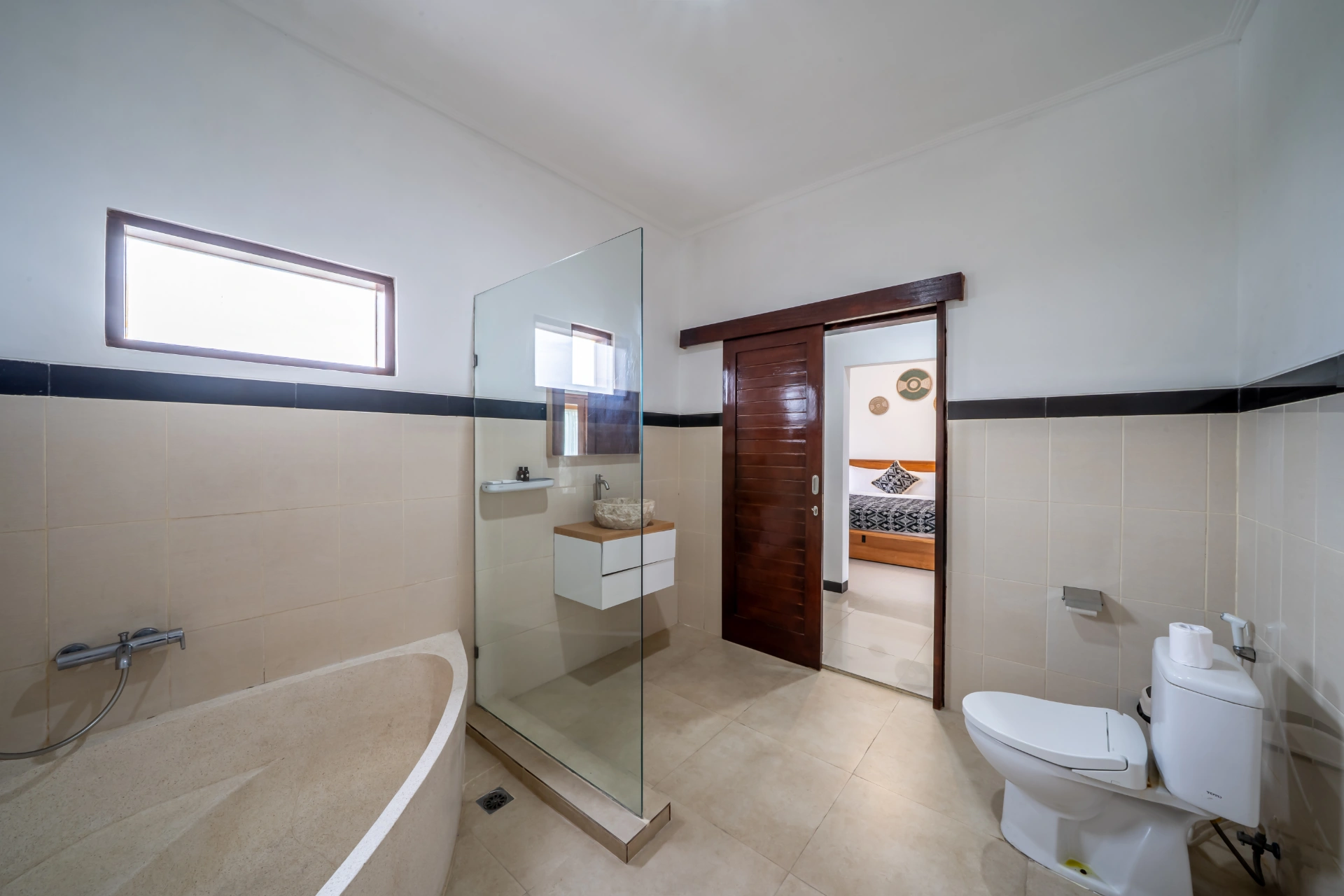 Villa Dewi - Contemporary 3 bedroom villa in peaceful area of Tumbak Bayuh, 3-bed villa for rent in Pererenan – photo 7 of 15