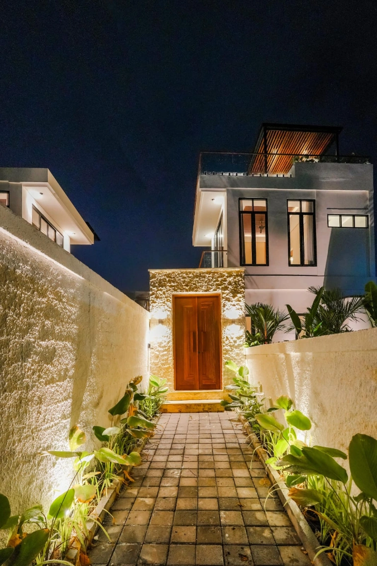 Designer Tropical 3BR Villa with Joglo Pavilion & Rooftop Lounge, 3-bed villa for rent in Canggu – photo 12 of 12