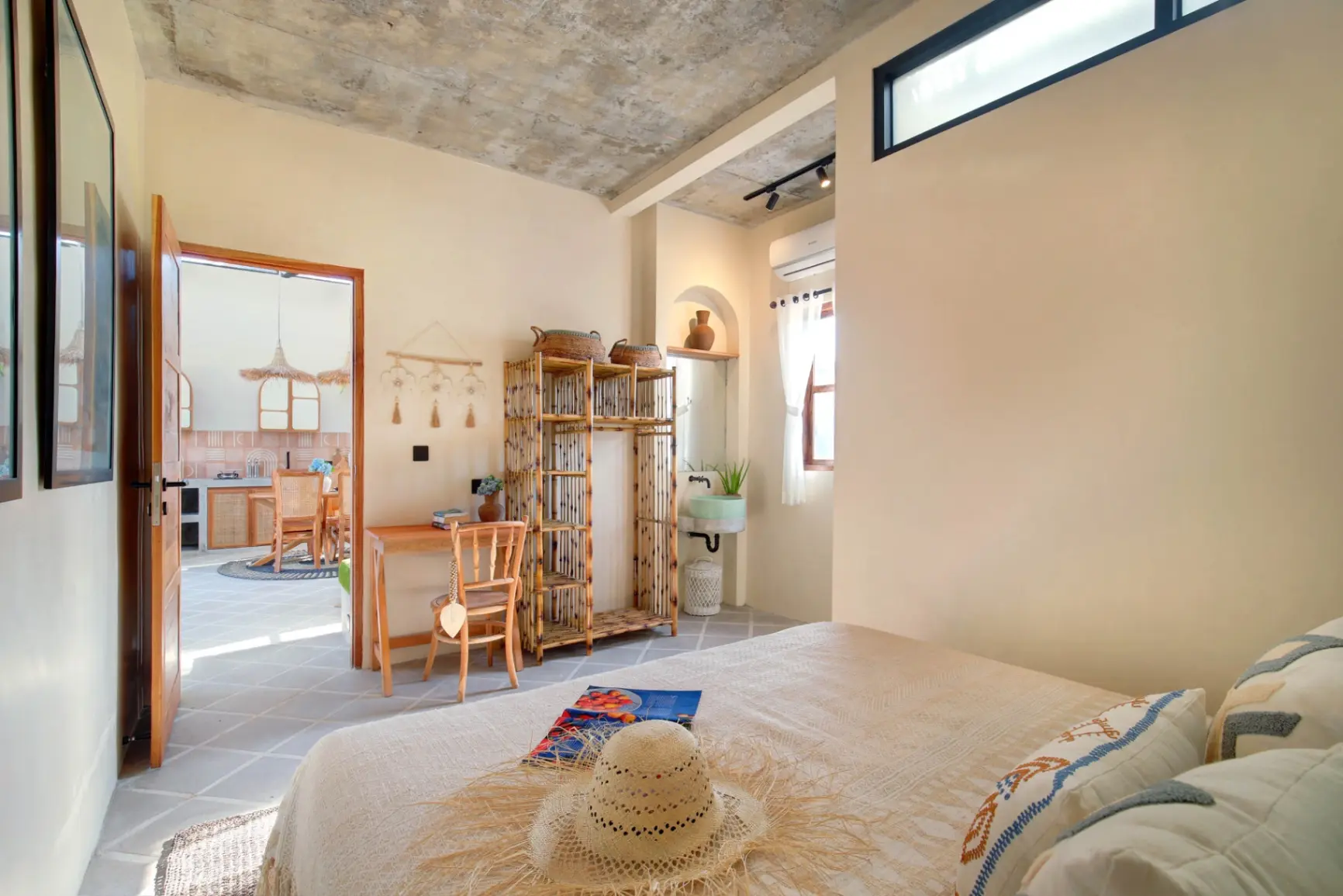 Casa Buduk Regency - 2 Bedrooms with Stunning Rice Paddies Views, 2-bed villa for rent in Pererenan – photo 14 of 15