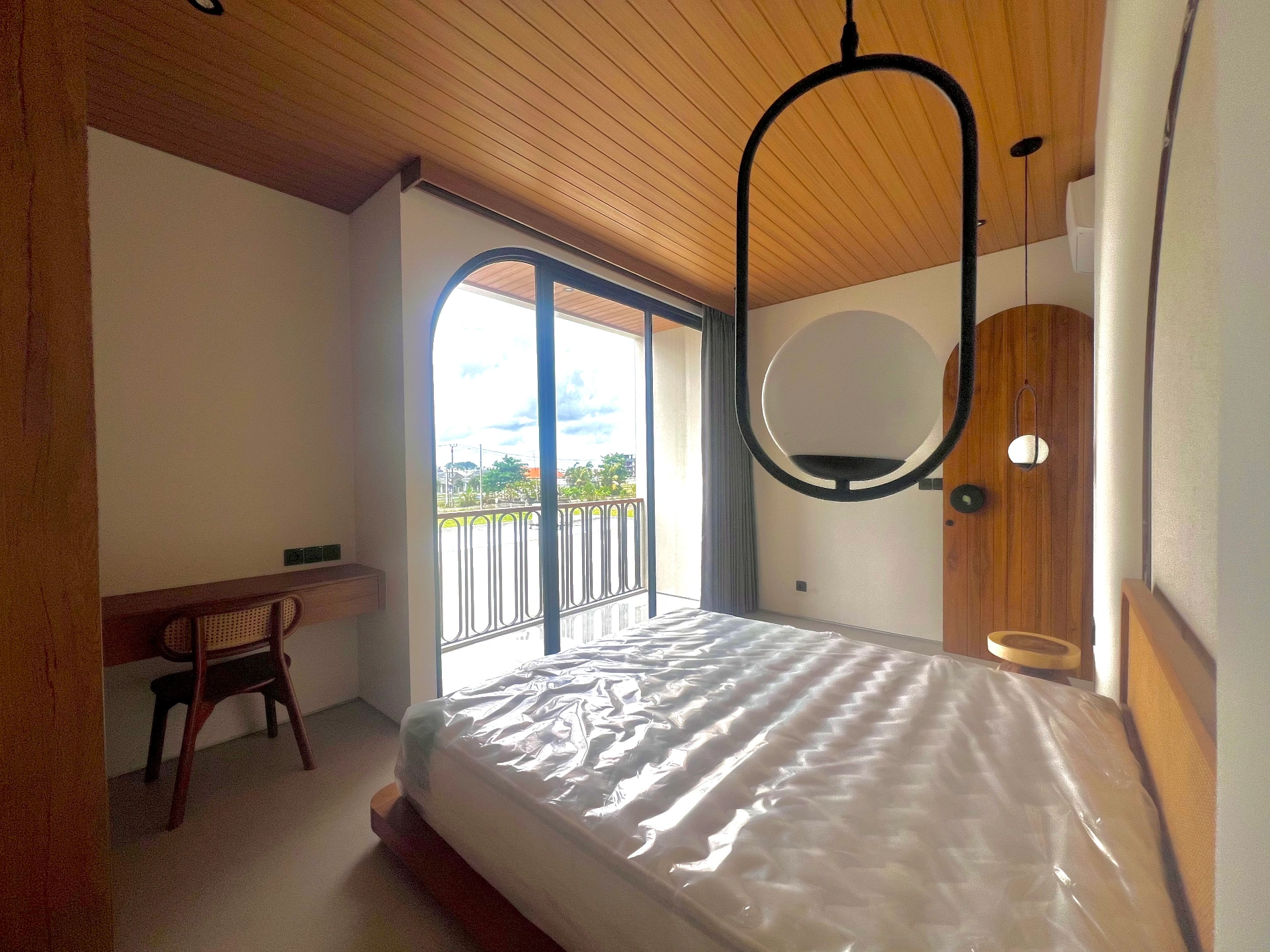 Brand New 2 Bedrooms Villa 2 Minutes Away to Cemagi Beach, 2-bed villa for rent in Seseh – photo 5 of 15