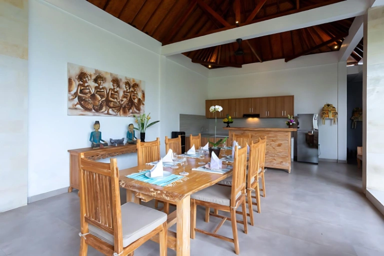 Spacious 3BR Tropical Villa Near Green School & The Flow, 3-bed villa for rent in Canggu – photo 10 of 15