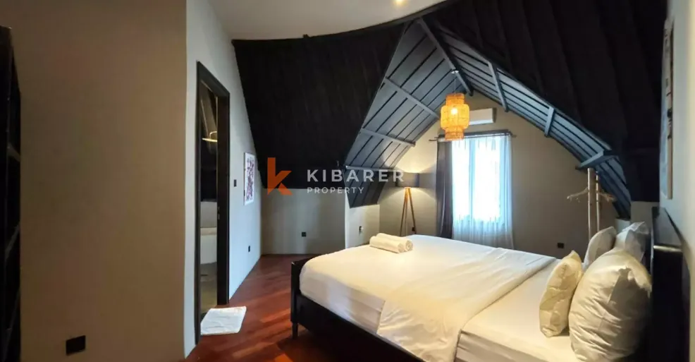 Tropical 4BR Villa with Expansive Garden & Pool in Sought-After Umalas, 4-bed villa for rent in Seminyak – photo 8 of 15
