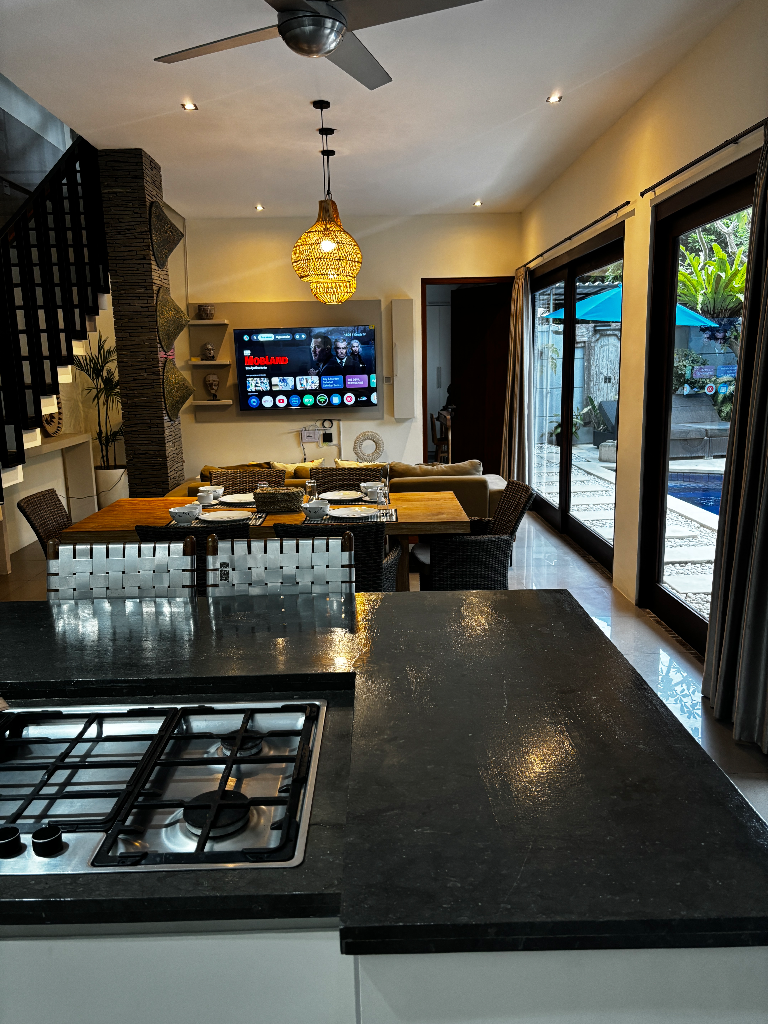 Berawa-4BR Villa with Amazing Rooftop, 4-bed villa for rent in Canggu – photo 9 of 15