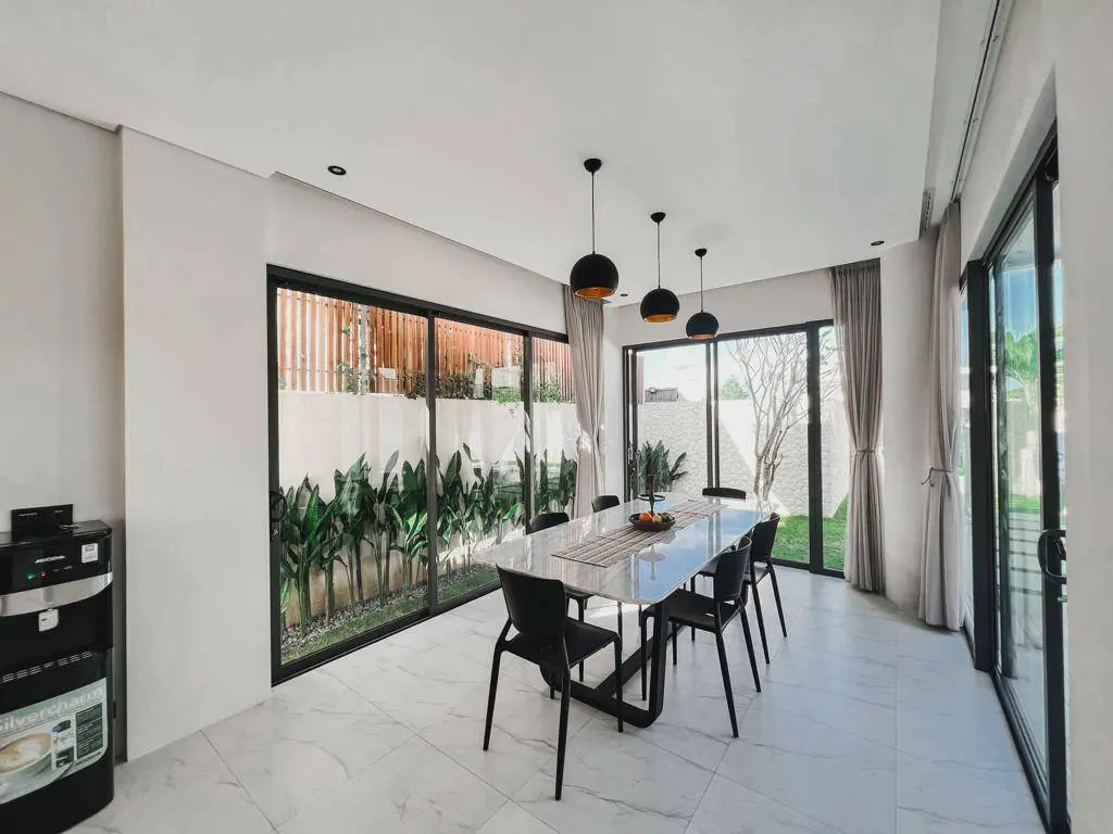 Tucked-Away 3BR Villa w/ Rooftop Patio and Sunset Views, 3-bed villa for rent in Uluwatu – photo 8 of 11