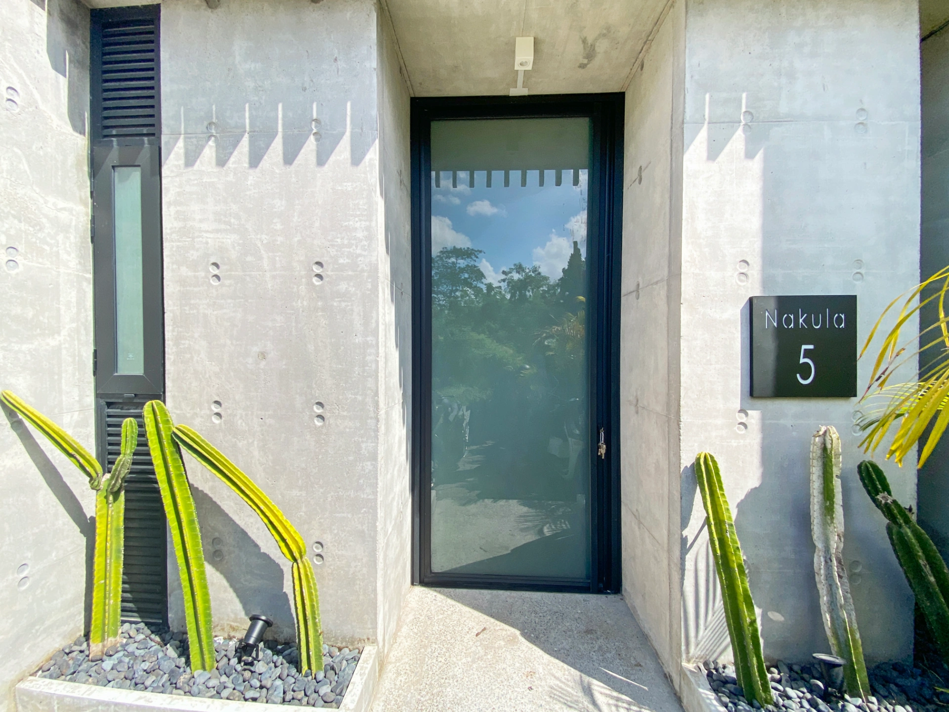 Designer Berawa Villa By Local Property Team, 2-bed villa for rent in Canggu – photo 3 of 15